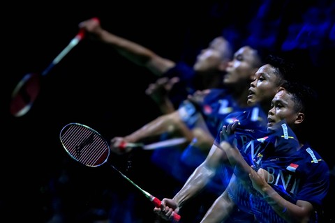 Pebulu tangkis tunggal putra Indonesia Anthony Sinisuka Ginting saat hadapi pebulu tangkis tunggal putra Thailand Kantaphon Wanggharoen pada babak pertama (32 besar) turnamen Indonesia Masters 2024 di Istora Senayan, GBK, Jakarta, Rabu (24/1/2024). Foto: M Risyal Hidayat/ANTARA FOTO