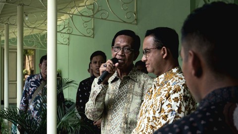 Sultan HB X dan Anies Baswedan setelah bertemu di Gedhong Wilis Kompleks Kepatihan Yogyakarta, Rabu (24/1). Foto Widi RH Pradana/Pandangan Jogja