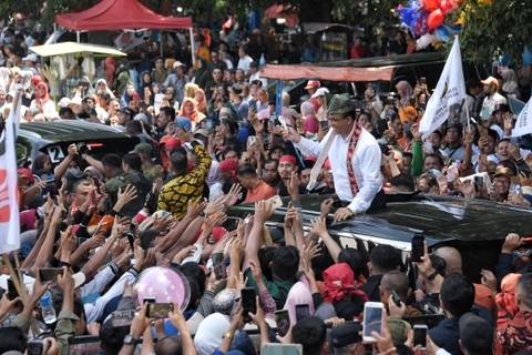 Capres 01, Anies Baswedan melakukan kampanye di Gelanggang Olahraga dan Remaja (GOR) Haji Agus Salim, Padang, Sumatra Barat, Kamis (25/1/2024). Foto: Dok. Istimewa