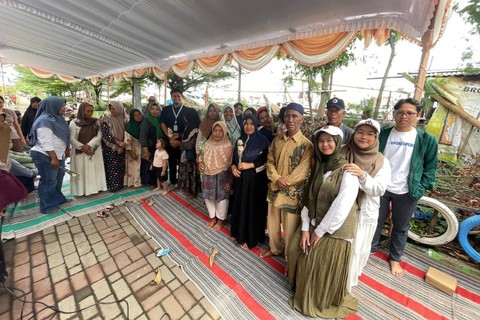 Komunitas Ubah Bareng bersama warga setempat di sela kegiatan Ekspedisi Perubahan di Jawa Tengah. Foto: Dok. Istimewa