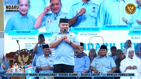 Purnawirawan TNI Dudung Abdurachman dalam acara Daru Bersalawat 'Seribu Ulama-Sejuta Santri' di Serang, Banten, Sabtu (27/1/2024). Foto: Youtube/Jwara Creative