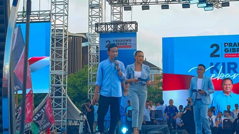 Cawapres nomor urut 02, Gibran Rakabuming Raka dalam acara Kirab Kebangsaan Prabowo-Gibran di Simpang Lima, Semarang, Jawa Tengah, Minggu (28/1).  Foto: Zamachsyari/kumparan