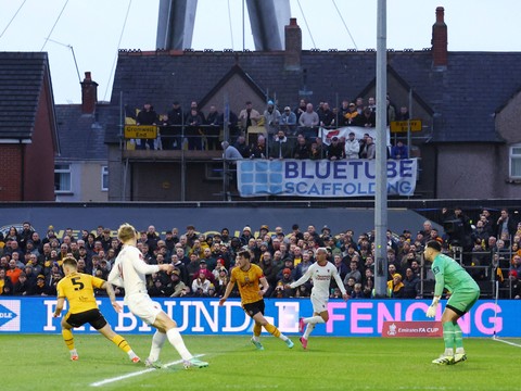 Newport County AFC vs Manchester United (MU) dalam babak keempat Piala FA 2023/24 di Stadion Rodney Parade, Wales, pada Minggu (28/1) malam WIB. Foto: REUTERS/Carl Recine