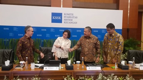 Konferensi pers KSSK di Kantor Kementerian Keuangan, Selasa (30/1/2024). Foto: Ave Airiza Gunanto/kumparan