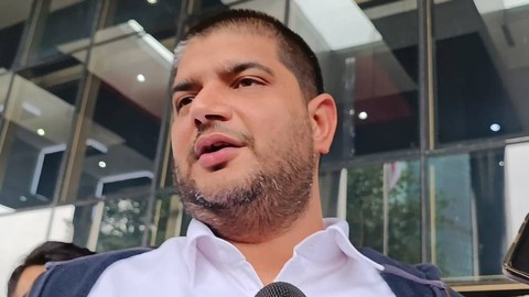 Ketua Dewan Pertimbangan Partai Nasdem Jawa Barat (Jabar), Rajiv, saat ditemui wartawan usai diperiksa KPK sebagai saksi terkait kasus dugaan korupsi di Kementerian Pertanian (Kementan) yang menjerat mantan Mentan, Syahrul Yasin Limpo (SYL). Foto: Fadhil Pramudya/kumparan