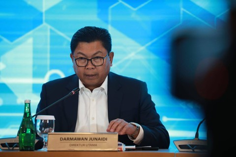 Direktur Utama Bank Mandiri Darmawan Junaidi memberikan pemaparan saat Konferensi Pers Paparan Kinerja Kuartal IV 2023 Bank Mandiri di Jakarta,  Rabu (31/1/2024). Foto: Aditia Noviansyah/kumparan