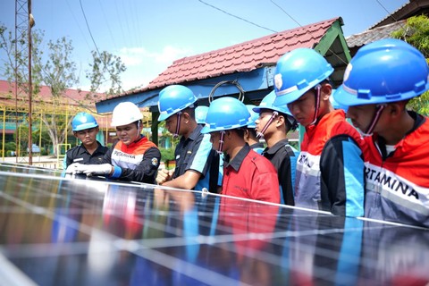 Sekolah Energi Berdikari (SEB) Pertamina berikan edukasi untuk siswa mengenal energi bersih. Foto: Dok. Pertamina