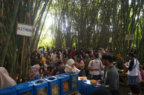 Pasar Papringan di Temanggung. Foto: Cubboooyy/Shutterstock