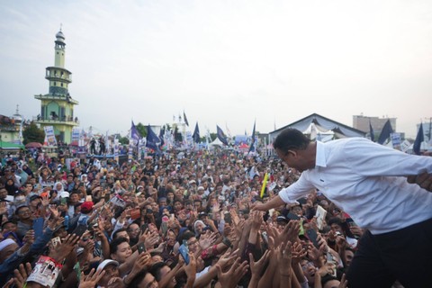 Calon Presiden nomor urut 1 Anies Baswedan kampanye di kawasan Lapangan Reformasi Deli Serdang, Kamis (1/2/2024). Foto: Dok. Istimewa