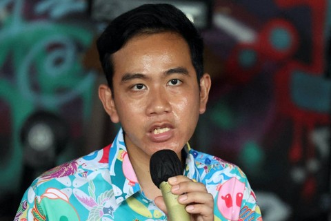 Cawapres nomor urut 02 Gibran Rakabuming Raka kegiatan #GimmickGibran di Bekasi, Jawa Barat, Jumat (2/2).    Foto: Ajeng Dinar Ulfiana/REUTERS