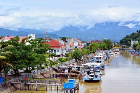 Ilustrasi untuk sebutkan potensi yang dimiliki oleh Sumatera! Sumber: unsplash.com/Laurentiu Morariu