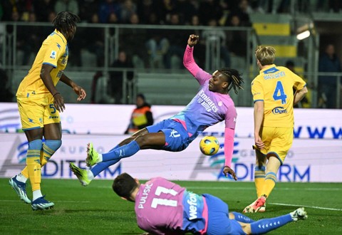Pertandingan Frosinone vs AC Milan, Minggu (4/2) dini hari WIB. Foto: Vincent West/REUTERS