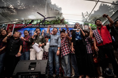 Politikus PDI Perjuangan Basuki Tjahaja Purnama alias Ahok menyampaikan orasi politiknya dalam acara Ahokers Bareng Ganjar di Rumah Aspirasi Relawan Ganjar-Mahfud, Jakarta, Minggu (4/2/2024). Foto: Aprillio Akbar/ANTARA FOTO