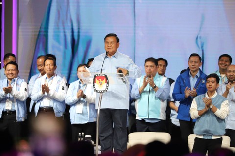 Capres nomor urut 02 Prabowo Subianto menyampaikan gagasannya saat Debat Kelima Pilpres 2024 di Jakarta Convention Centre (JCC), Jakarta, Minggu (4/2/2024). Foto: Iqbal Firdaus/kumparan