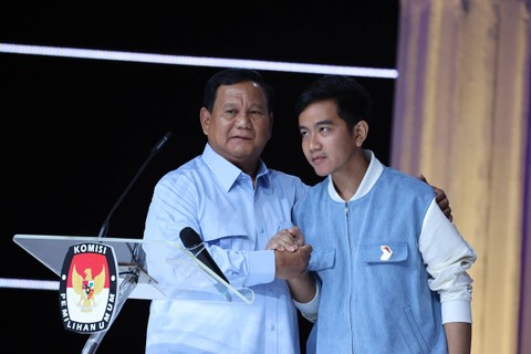 Prabowo Subianto dan Gibran Rakabuming Raka di Debat Pilpres Pamungkas di JCC Senayan.  Foto: Dok. Istimewa