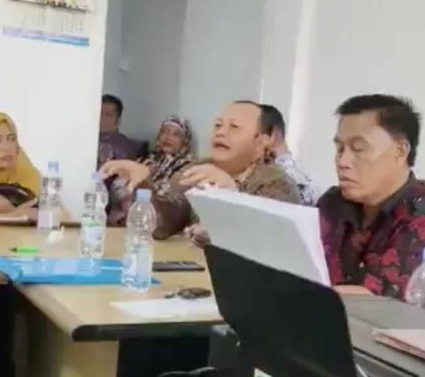 Tangkapan layar saat Kabid SMP Dinas Pendidikan Kota Medan Andy Yudhistira menyerukan dukungan untuk Prabowo-Gibran. Dok: Ist.