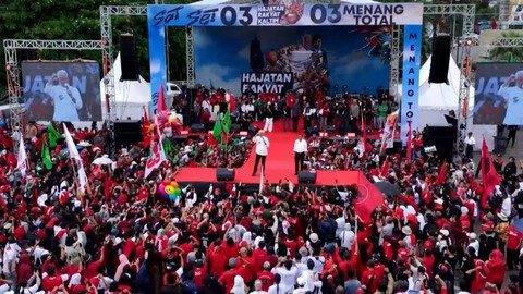 Capres 03 Ganjar Pranowo di acara Hajatan Rakyat di Balikpapan, Kalimantan Timur, Selasa (6/2/2024). Foto: Youtube/Ganjar Pranowo