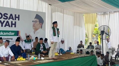 Cawapres 01 Muhaimin Iskandar (Cak Imin) di acara Istighosah Rajabiyah di Ponpes Raudlatut Thalabah, Genteng, Banyuwangi, Jawa Timur, Selasa (6/2/2024). Foto: Haya Syahira/kumparan