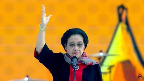 Ketum PDIP Megawati Soekarnoputri berpidato pada Hajatan Rakyat Ganjar-Mahfud di RTH Maron, Genteng, Banyuwangi, Kamis (8/2/2024). Foto: Youtube/PDIP