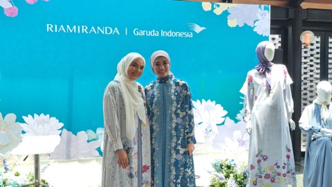 Kolaborasi RiaMiranda x Garuda Indonesia hadirkan pakaian haji dan umrah 2024. Foto: kumparan/Hutri Dirga