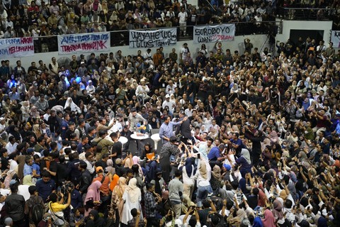 Anies Baswedan menghadiri event Desak Anies Final Chapter atau Desak Anies terakhir di DBL Arena Surabaya, Jumat (9/2/2024). Foto: Dok. Istimewa