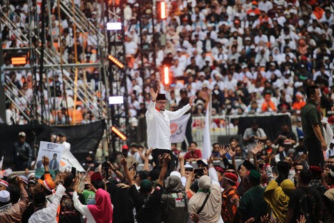Ketua Majelis Syuro PKS, Habib Salim Segaf Aljurfi, pada Kampanye Akbar Anies Baswedan-Muhaimin Iskandar (AMIN) di Jakarta International Stadium (JIS), Jakarta, Sabtu (10/2/2024). Foto: Aditia Noviansyah/kumparan