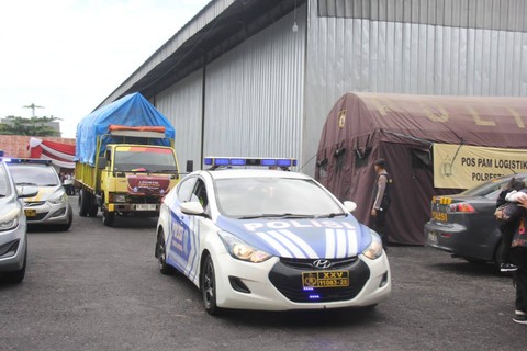 Polresta Bandar Lampung kawal pendistribusian logistik Pemilu 2024 ke 20 Kecamatan di Bandar Lampung. | Foto: Dok Humas Polresta Bandar Lampung