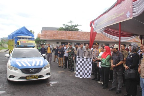 Polresta Bandar Lampung kawal pendistribusian logistik Pemilu 2024 ke 20 Kecamatan di Bandar Lampung. | Foto: Dok Humas Polresta Bandar Lampung