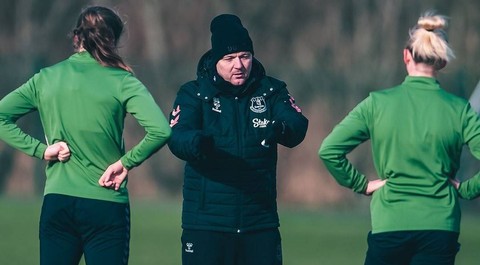 Pelatih Everton Women, Brian Sorensen. Foto: Instagram/@evertonwomen