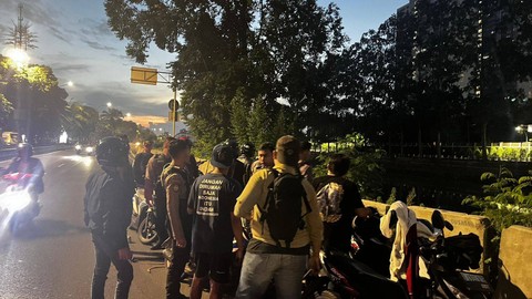 Tim Patroli Perintis Presisi Polres Metro Jakarta Barat mengamankan 8 orang remaja yang diduga hendak tawuran di Cengkareng, Jakarta Barat. Foto: Dok. Istimewa