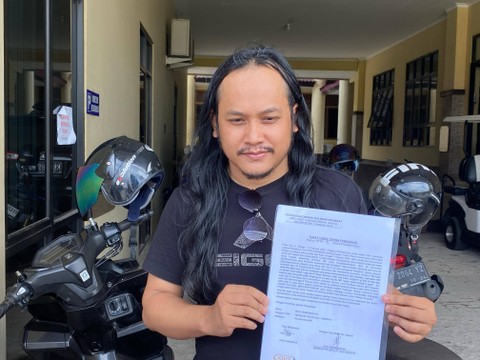 Pihak Balaan Tumaan melaporkan akun gosip instagram yang menyebarkan fitnah perselingkungan ke Polda Kalbar. Foto: Rere Hutapea/Hi!Pontianak