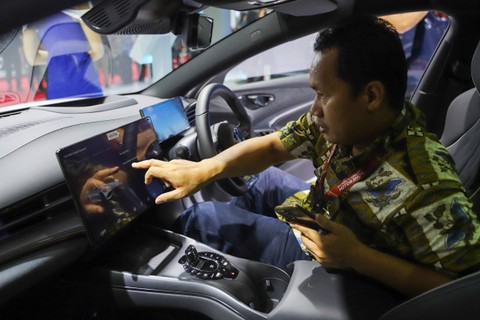 Tampilan mobil BYD Seal yang diperkenalkan di IIMS 2024, JIExpo, Kemayoran, Jakarta, Kamis (15/2/2024). Foto: Iqbal Firdaus/kumparan