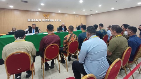Sidang pembacaan putusan etik terkait pungli Rutan KPK (klaster 5) di Gedung Dewas KPK, Kamis (15/2/2024). Foto: Hedi/kumparan