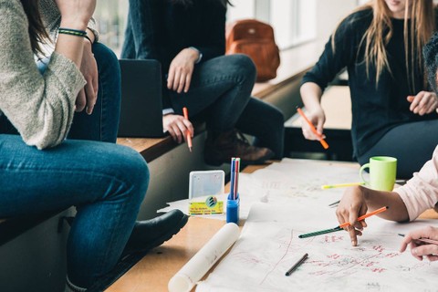 Ilustrasi Soal dan Kunci Jawaban Seni Budaya Kelas 9 Halaman 181 - Sumber: Pixabay/StockSnap