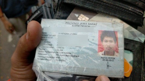 KTP Pria yang ditemukan tewas usai diduga lompat dari Flyover Ragunan arah Pasar Rebo kawasan Tanjung Barat, Jumat (16/2). Foto: Dok. Istimewa