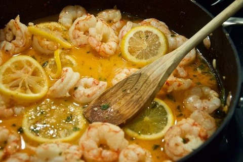 Ilustrasi Teknik Memasak Seafood dengan Berbagai Cara. Foto: dok. Unsplash/Dan Dennis