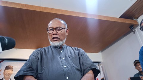 Bambang Widjajonto saat di rumah perubahan, Brawijaya, Jaksel, Jumat (16/2).  Foto: Thomas Bosco/kumparan