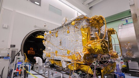 Penampakan Satelit Merah Putih 2 dengan teknologi High Throughput Satellite (HTS) yang akan menempati slot orbit 113 derajat Bujur Timur (113 BT). Foto: Telkom