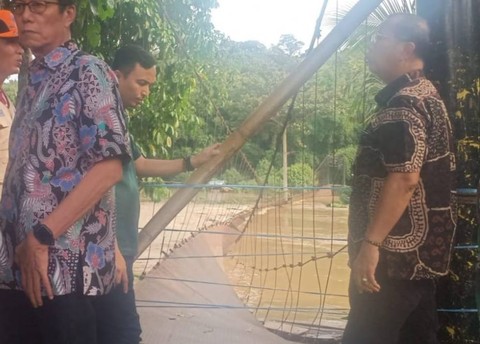 Kondisi Jembatan Gantung yang dilintasi 8 anak hingga hanyut, Foto : Dok. BPBD Sumsel