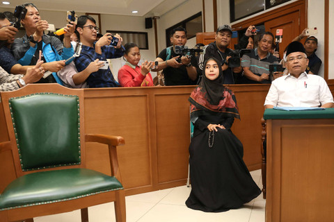 Ria Ricis dan Teuku Ryan menjalani sidang perceraian perdana di Pengadilan Agama Jakarta Selatan, Jakarta, Senin, (19/02/2024). Foto: Agus Apriyanto