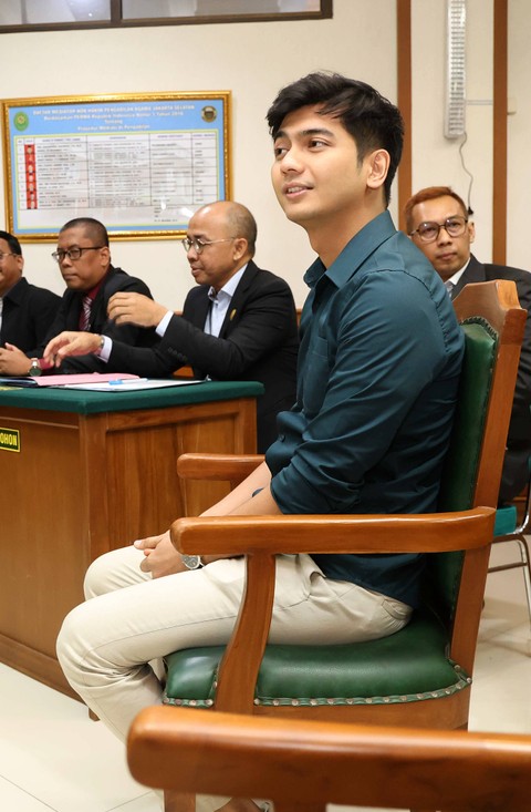 Ria Ricis dan Teuku Ryan menjalani sidang perceraian perdana di Pengadilan Agama Jakarta Selatan, Jakarta, Senin, (19/02/2024). Foto: Agus Apriyanto