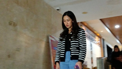 Tamara Tyasmara jalani pemeriksaan tambahan di Polda Metro Jaya. Foto: Aprilandika Pratama/kumparan