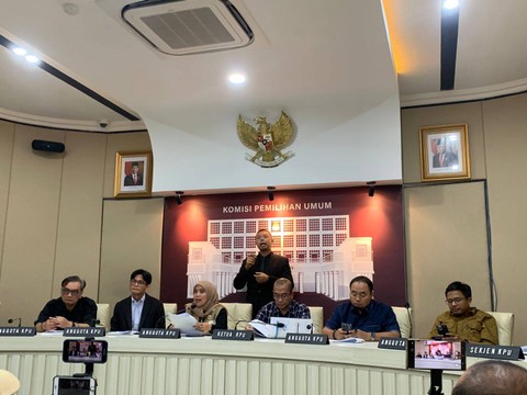 Konferensi pers KPU terkait lanjutan perkembangan Pemilu 2024 di Media Center KPU, Jakarta, Senin (19/2/2024). Foto: Luthfi Humam/kumparan