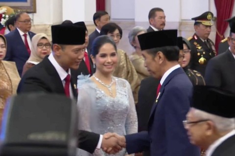 Menteri ATR/BPN Agus Harimurti Yudhoyono (AHY) usai dilantik Presiden Jokowi di Istana Kepresidenan, Jakarta, Rabu (21/2/2024). Foto: Youtube/Sekretariat Presiden