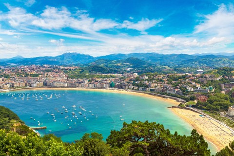 Pantai La Concha di Basque Country, Spanyol. Foto: Shutterstock