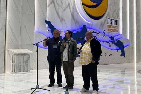 Konferensi pers 3 sekjen partai Koalisi Perubahan usai rapat tertutup pembahasan hak angket di NasDem Tower, Jakarta, Kamis (22/2/2024). Foto: Haya Syahira/kumparan