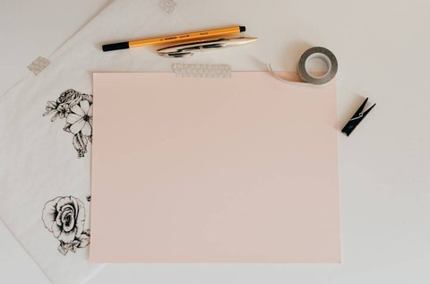 Ilustrasi Cara-Cara Mengidentifikasi Peluang Usaha di Bidang DKV         Sumber Unsplash/Kelly Sikkema