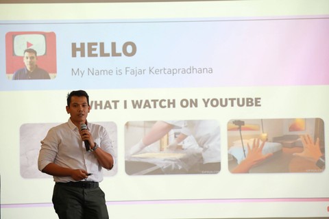 Country Media Lead Youtube Indonesia, Fajar Kertapradhana, pada acara kumparan Academy-Digital Marketing Edition di Jakarta, Jumat (23/2/2024). Foto: Aditia Noviansyah/kumparan