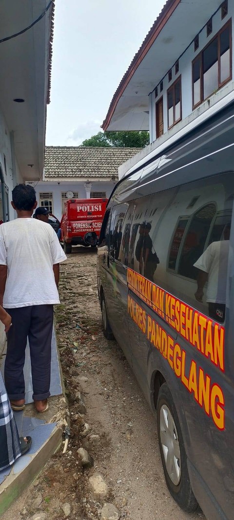 Seorang wanita berinisial M (46) warga Kelurahan Sukaratu, Kecamatan Majasari, ditemukan sudah tak bernyawa di sebuah kamar wisma di Pandeglang. Foto: Humas Polres Pandeglang