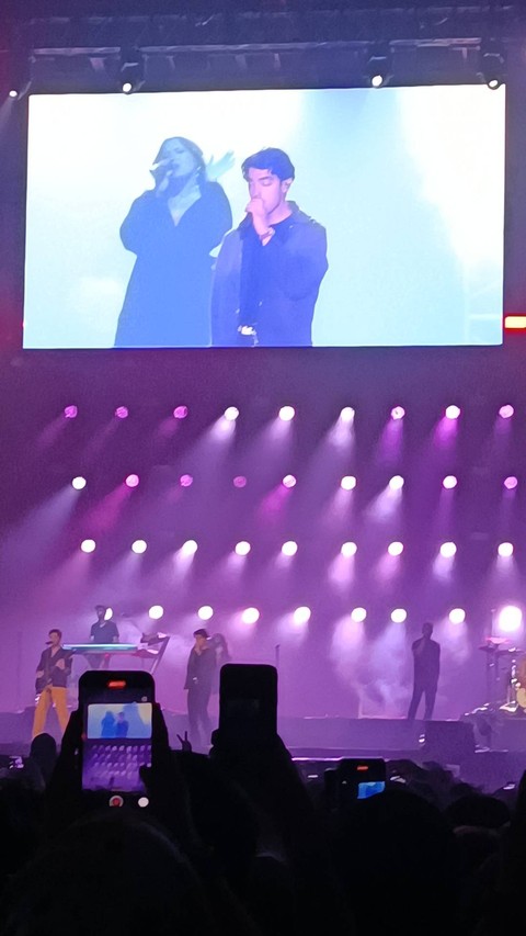 Konser Jonas Brothers di Ice BSD, Tangerang, Sabtu (24/2). Foto: Aprilandika Pratama/kumparan